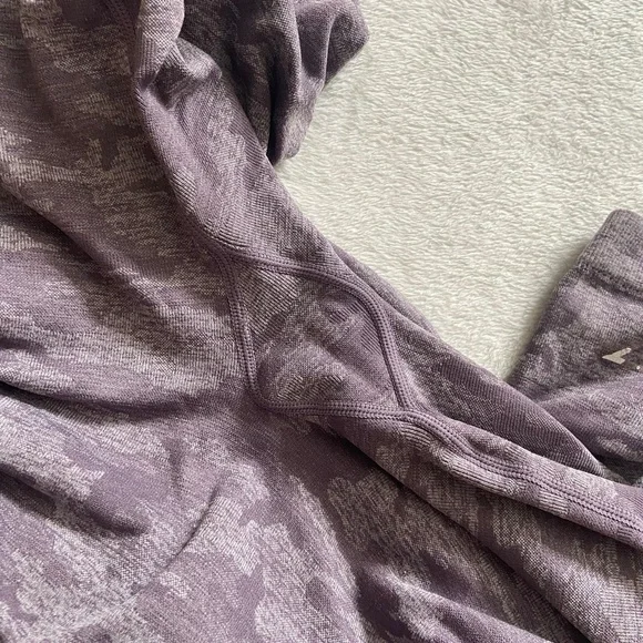 Gymshark OG Camo Leggings Lavendar - Picture 7 of 7